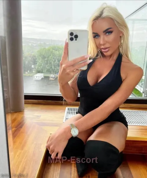 LYNDA, foto del profilo 2 di 3
